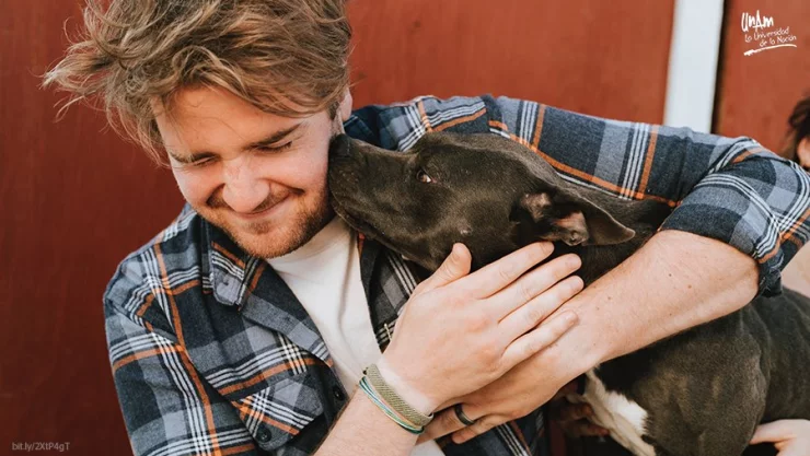 BESOS DE MASCOTAS PUEDEN CAUSAR ENFERMEDADES