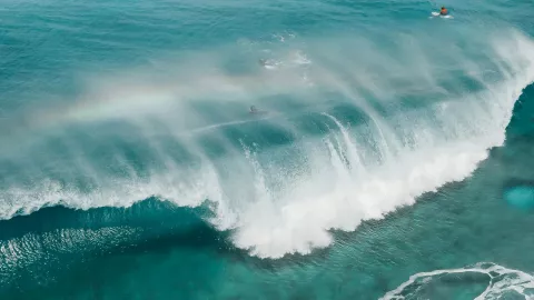 Niña perdida en California tras ser arrastrada por el mar.jpg