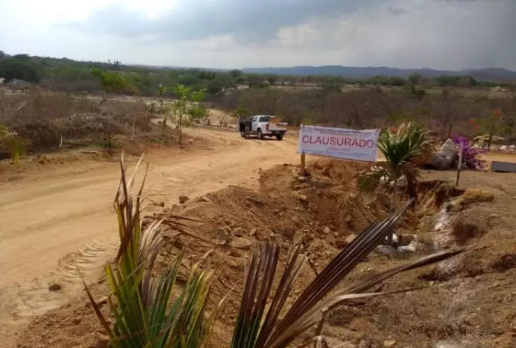 Clausuran proyectos habitacionales en costa de Oaxaca