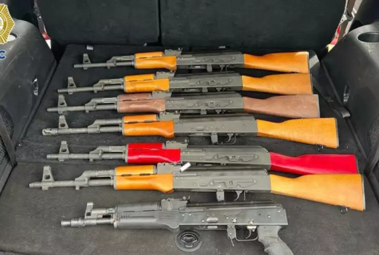 Detienen a sujeto con 7 armas largas en CDMX
