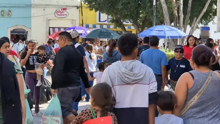 Así luce el centro de Mérida hoy lunes 23 de diciembre por las compras navideñas