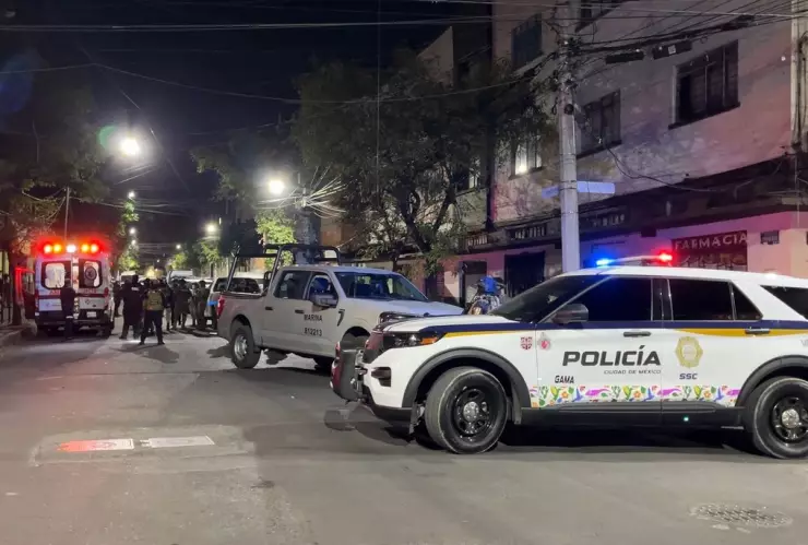 Hombre salta de edificio en la Morelos durante operativo antidrogas; está grave