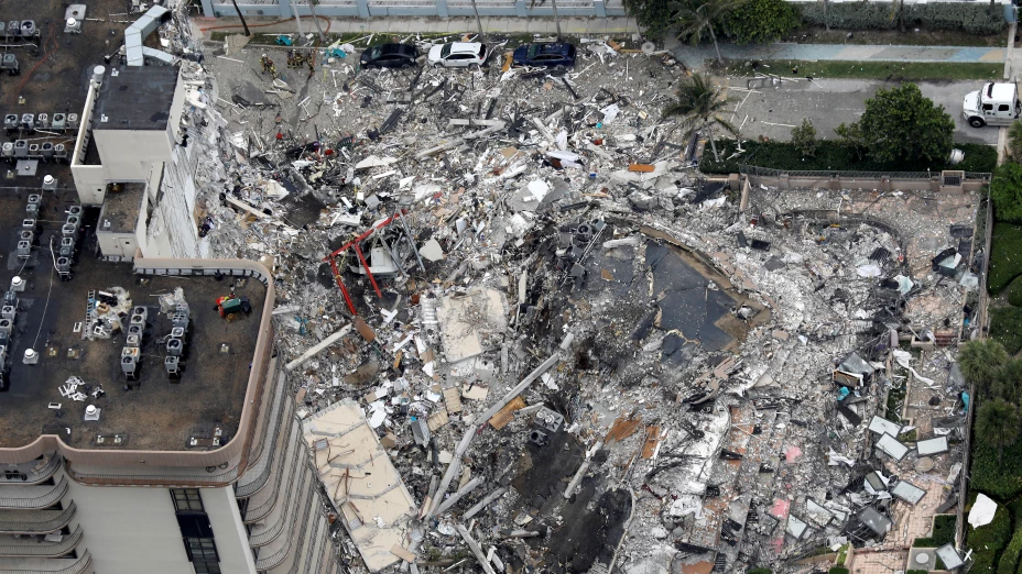 Reanudan labores de búsqueda en Miami.