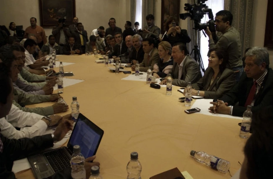 El legisaldor Delgado Carrillo exhortó a los maestros y al Gobierno Federal a flexibilizar sus posturas y encontrar un punto central para llegar a una solución