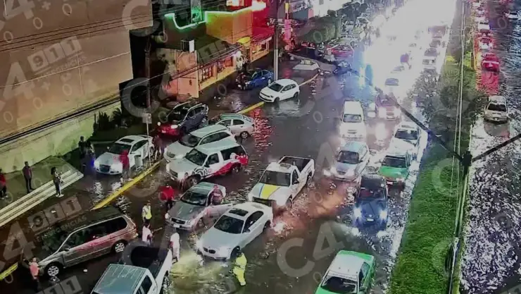 Lluvia en León.-