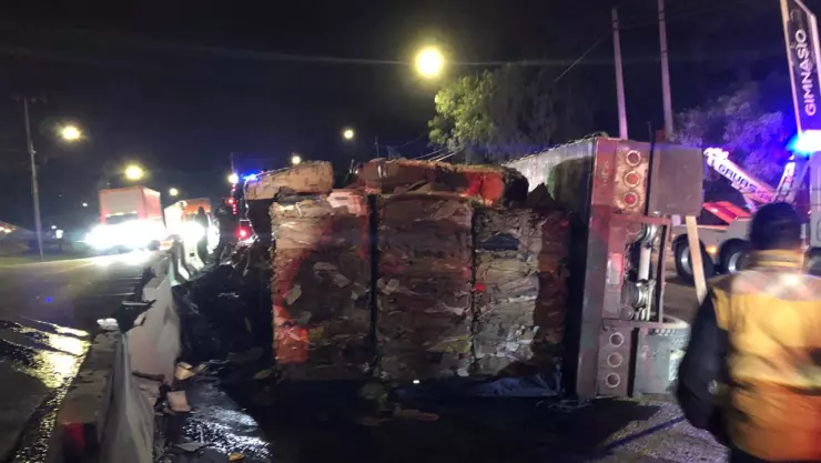 Volcadura tráiler México Toluca