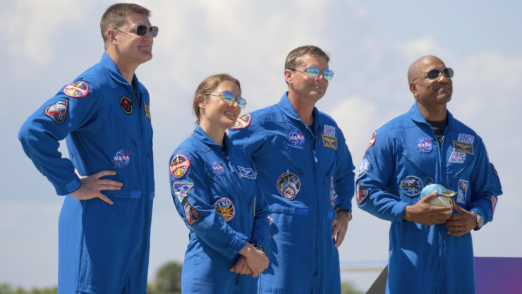 cuánto ganan los astronautas