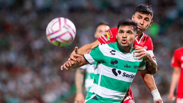 Eduardo Aguirre ante el Toluca