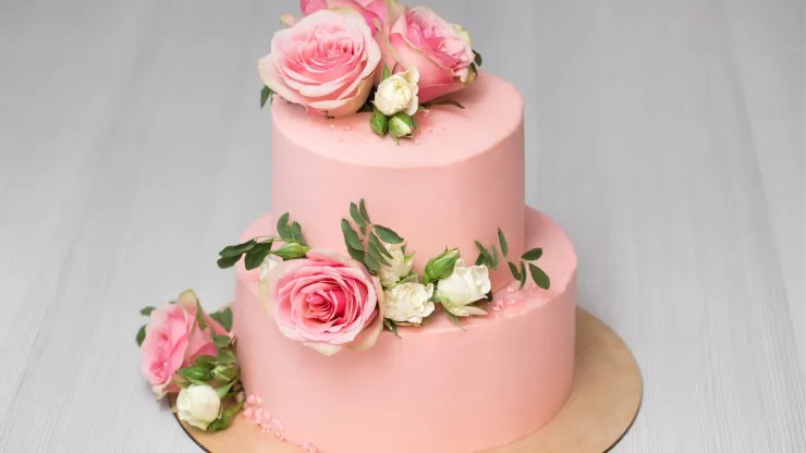 49 ideas de pastel de bodas que puedes tomar como inspiración: desde sencillos hasta muy elaborados.