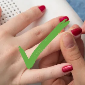 8 diseños de uñas que puedes usar en noviembre 2026: SIN temática de Halloween