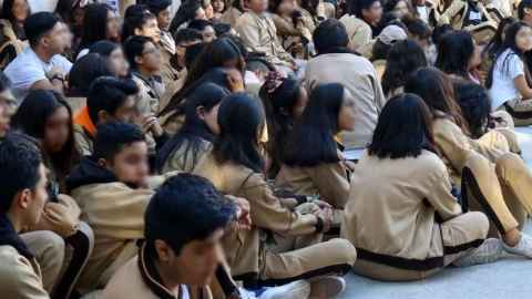 estudiantes pelo largo Conapred