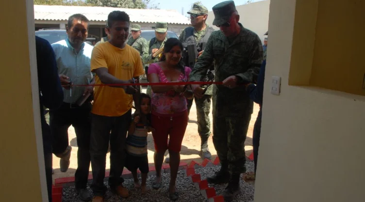 Entrega casas Oaxaca