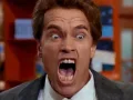 Arnold-Schwarzenegger-detective-en-el-kinder