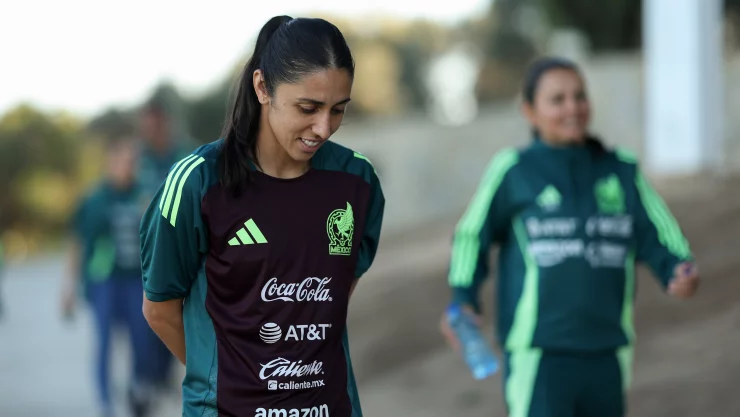 Itzel González con México Femenil.jpg