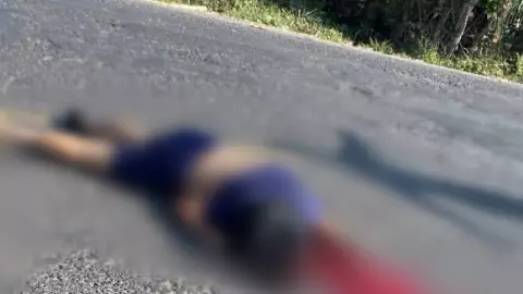 Imágenes fuertes: Así quedó el cuerpo de la mujer atropellada en carretera Yanga-Cuitláhuac
