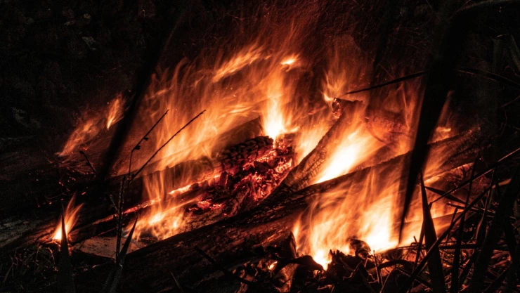 Filipinas abuelita hoguera familia pecados