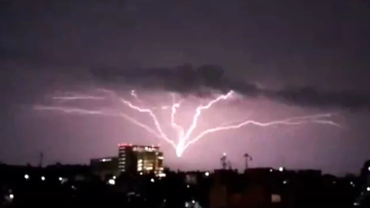 captan-fuerte-relámpago-después-de-granizada-poniente-cdmx