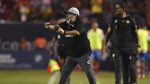 ¡Maradona niega su fichaje con Gimnasia!