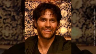 Valentino riendo.jpg