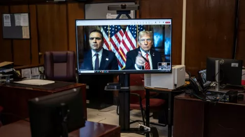 Donald Trump vs. Stormy Daniels.