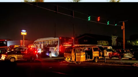 Accidente en la carretera federal a Tehuacán este 27 de febrero colisión entre camión y vehículo particular.jpg