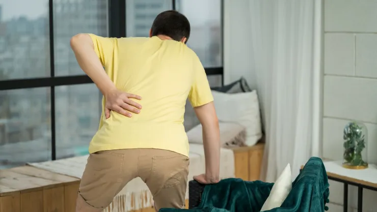 ¿Cuál es el ejercicio que alivia el dolor lumbar por estar sentado mucho tiempo?