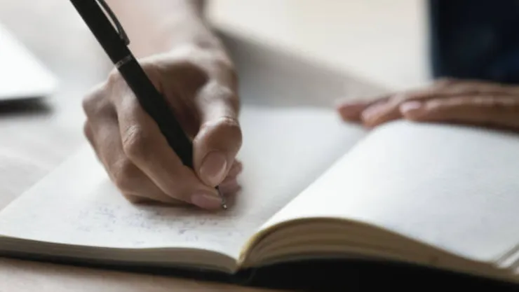 Escribe en tu ‘journal': Journaling prompt para HOY, 23 de octubre 2025