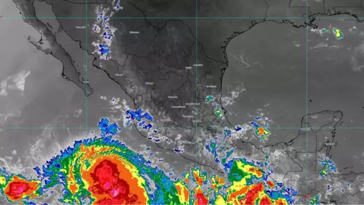 Tormenta Tropical ‘Adrián’ se fortalece a Huracán categoría 1