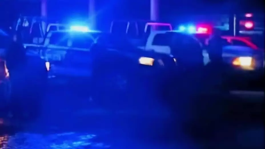 Denuncia secuestro de familiares en Culiacán y transmite persecución en su contra por policías presuntamente coludidos.