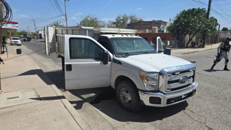 Aseguran camioneta blindada en Guamúchil, Sinaloa.jpg