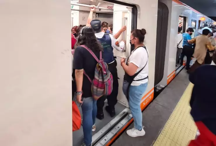 Metro CDMX retrasos .jpg