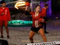 10 Paulette tira con fuerza pero se atora el cubo.jpg