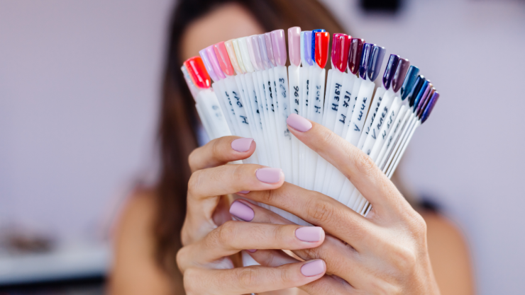 /estilo-de-vida/colorimetría-tonos-esmalte-manos