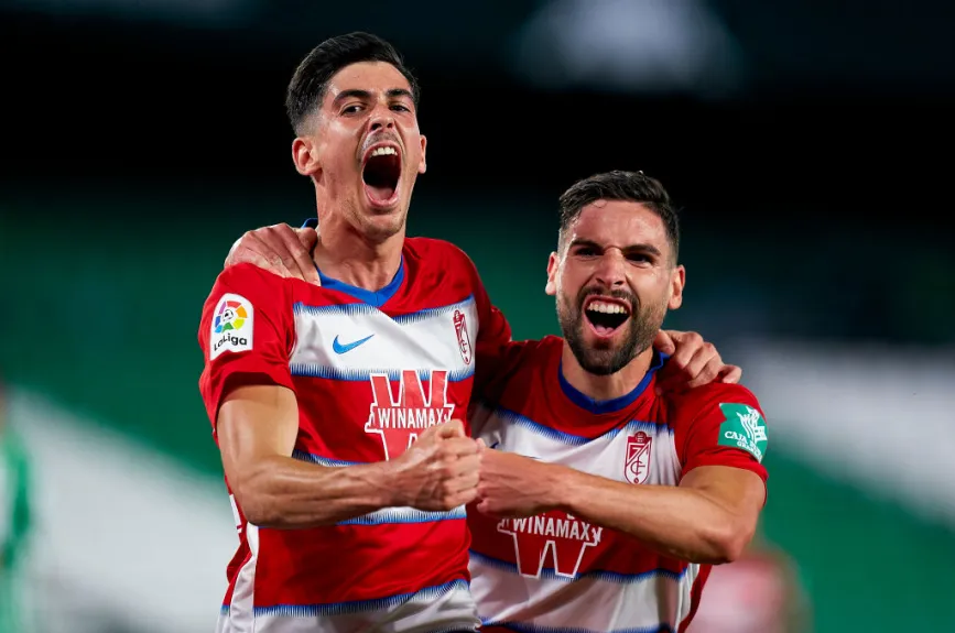 Empate del Betis con actividad de los mexicanos