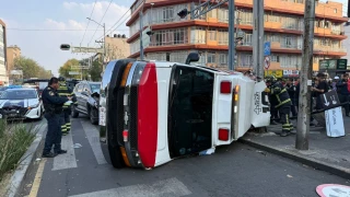 ambulancia choque felix cuevas cdmx