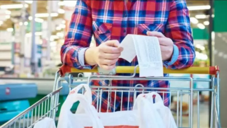 Así puedes poner una queja en la Profeco si te revisan el ticket en una tienda