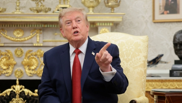 Trump amenaza con bombardear Oman