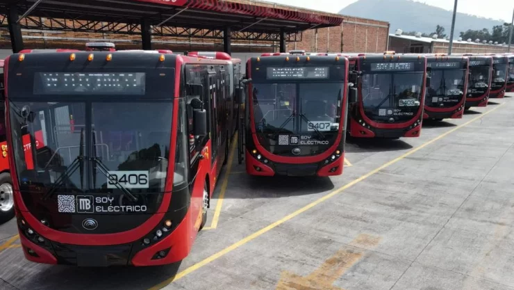 Claudia Sheinbaum dio el banderazo a la nueva flota de autobuses eléctricos de Metrobús CDMX.
