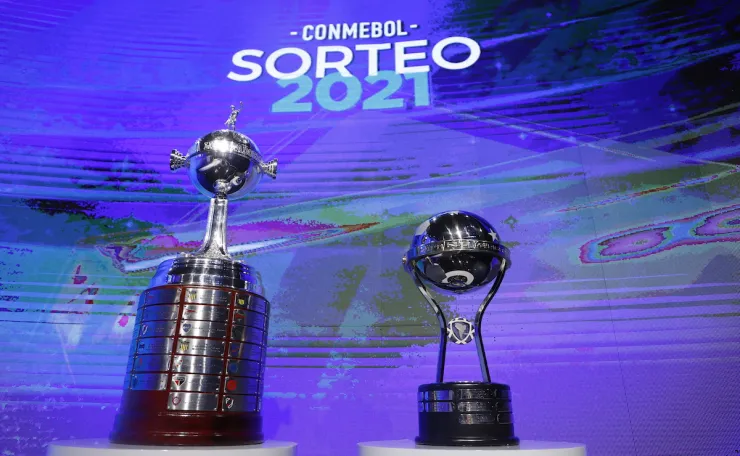 Trofeo Copa Libertadores y Sudamericana