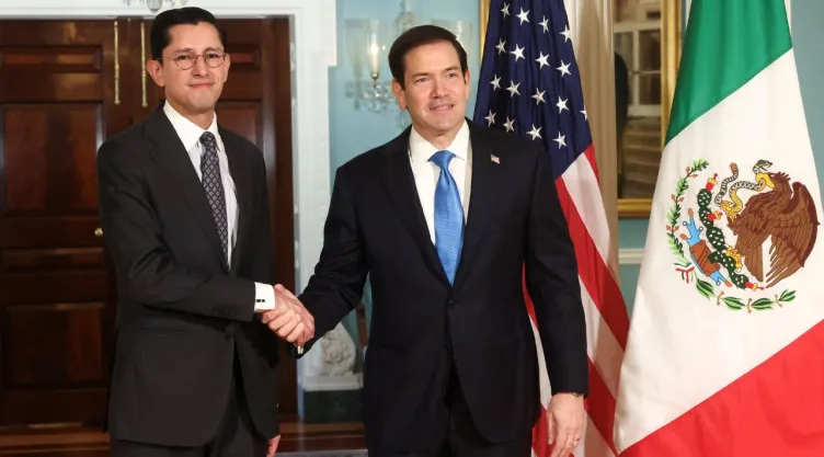 Canciller Roberto Velasco sostiene encuentro con Marco Rubio.
