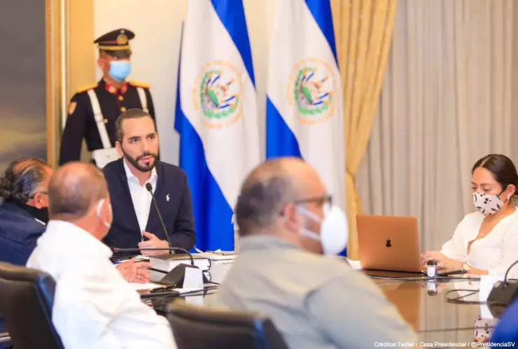 El Salvador contrata pacientes recuperados.jpg