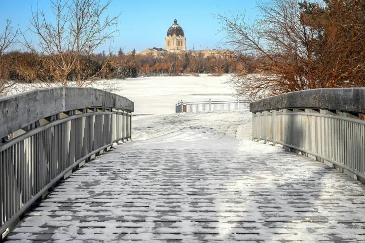 desde-eu-hasta-suiza-conoce-las-5-ciudades-te-pagan-por-mudarte-saskatchewan
