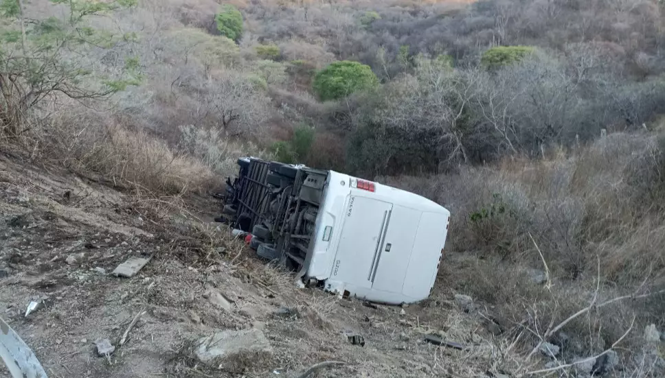 Volcadura en carretera Guadalajara-Tepic