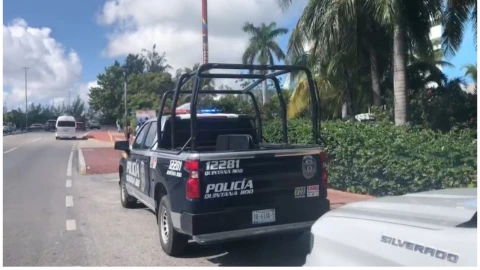 Operativo por detonaciones en playa de la Zona Hotelera de Cancún.jp