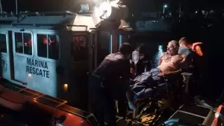 Realizan evacuación médica marítima a hombre con deficiencia pulmonar crónica.jpg