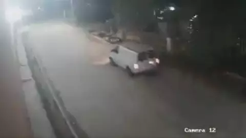 Abandonan camioneta con tres cadáveres en el Maclovio Rojas.jpg