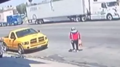 VIDEO: Momento en que hombre muere al cruzar el bulevar Bellas Artes