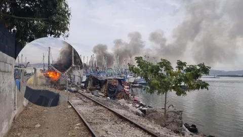 Se incendia barco camaronero en Mazatlán, Sinaloa..jpg