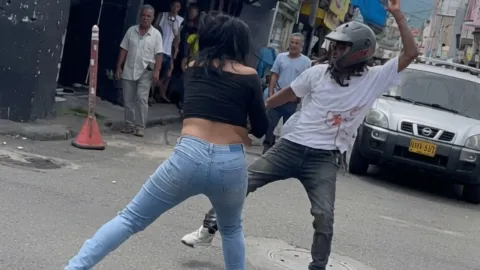 Hasta el momento no se ha informado el desenlace del incidente ni el estado de los involucrados
