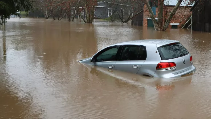 Qué hacer si manejas bajo la lluvia en Aguascalientes y hay calles inundadas